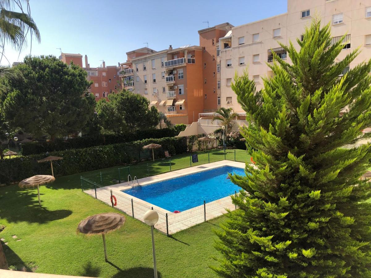 Teatinos Pool Leilighet Málaga Eksteriør bilde