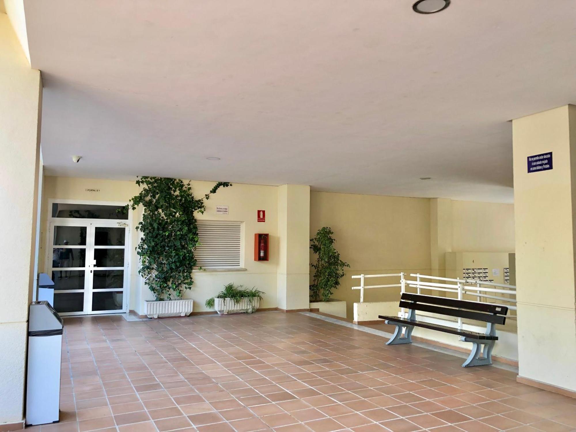 Teatinos Pool Leilighet Málaga Eksteriør bilde